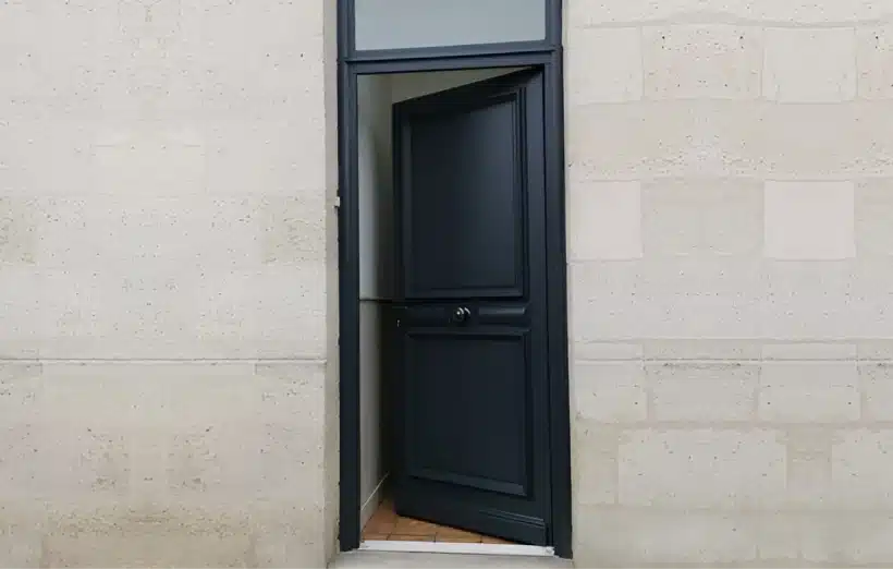 Portes d'entrée sur mesure à Tresses